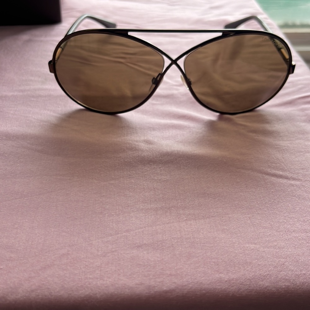 Authentic Tom Ford Sunglasses 😎 - Picture 3 of 11